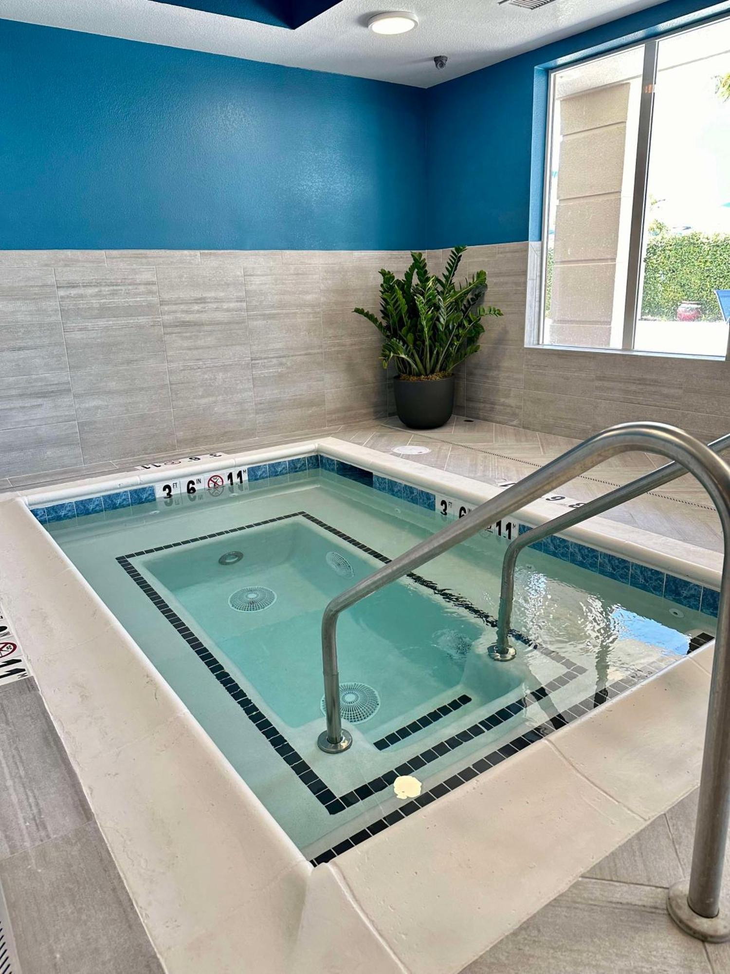 Hampton Inn & Suites Lathrop Eksteriør bilde